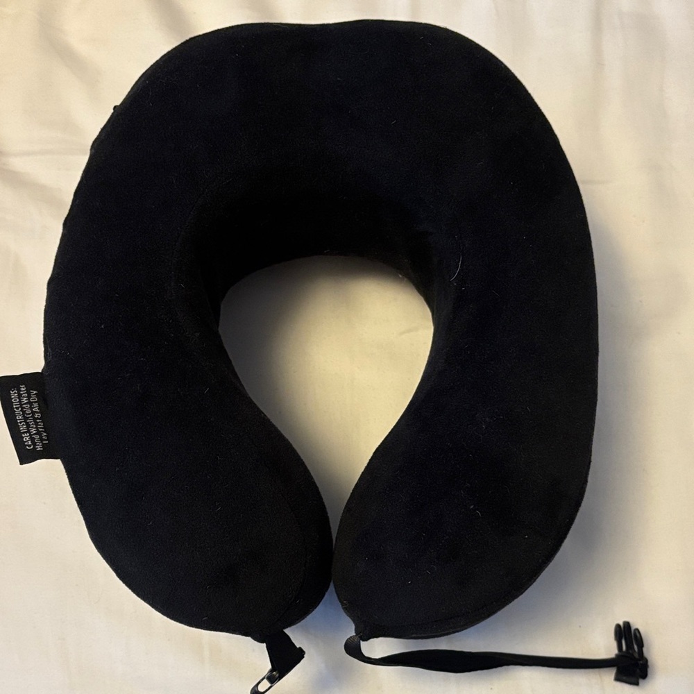 Elegant Black Plush Neck Travel Pillow